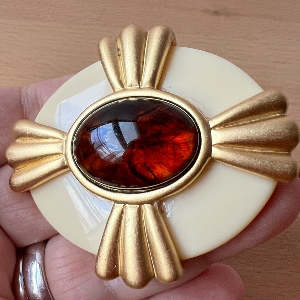 VINTAGE YSL YVES SAINT LAURENT CREAM TORTOISE MALTESE CROSS BROOCH PIN STATEMENT - Picture 5 of 16